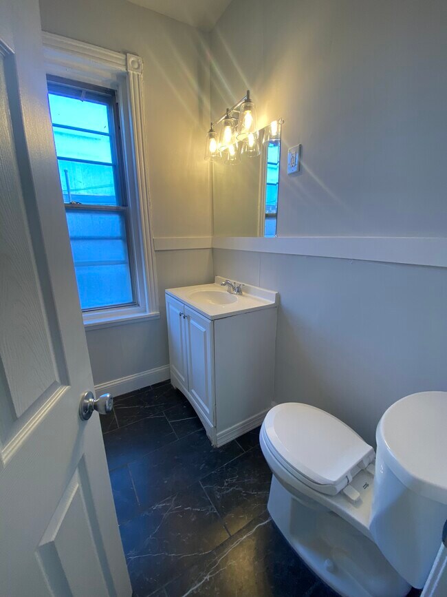 Building Photo - 3103 N Croskey St