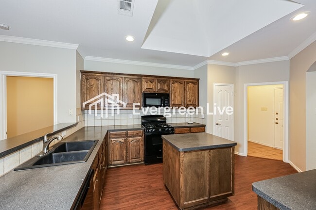 Building Photo - 6520 Payton Dr