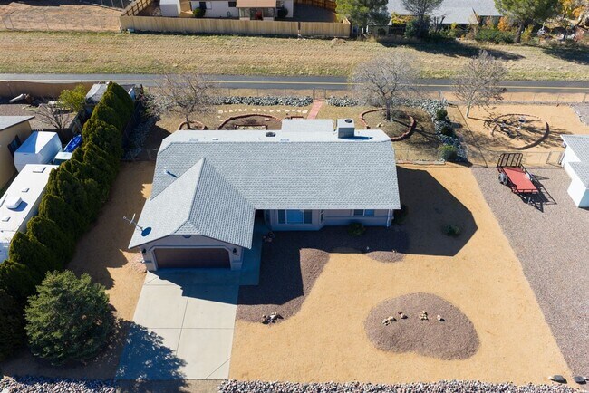 Building Photo - 3 bed, 2 bath home in Prescott Valley