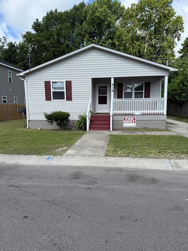 Primary Photo - 419 Evans St