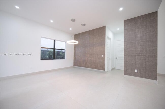 Building Photo - 8842 NW 161st Terrace