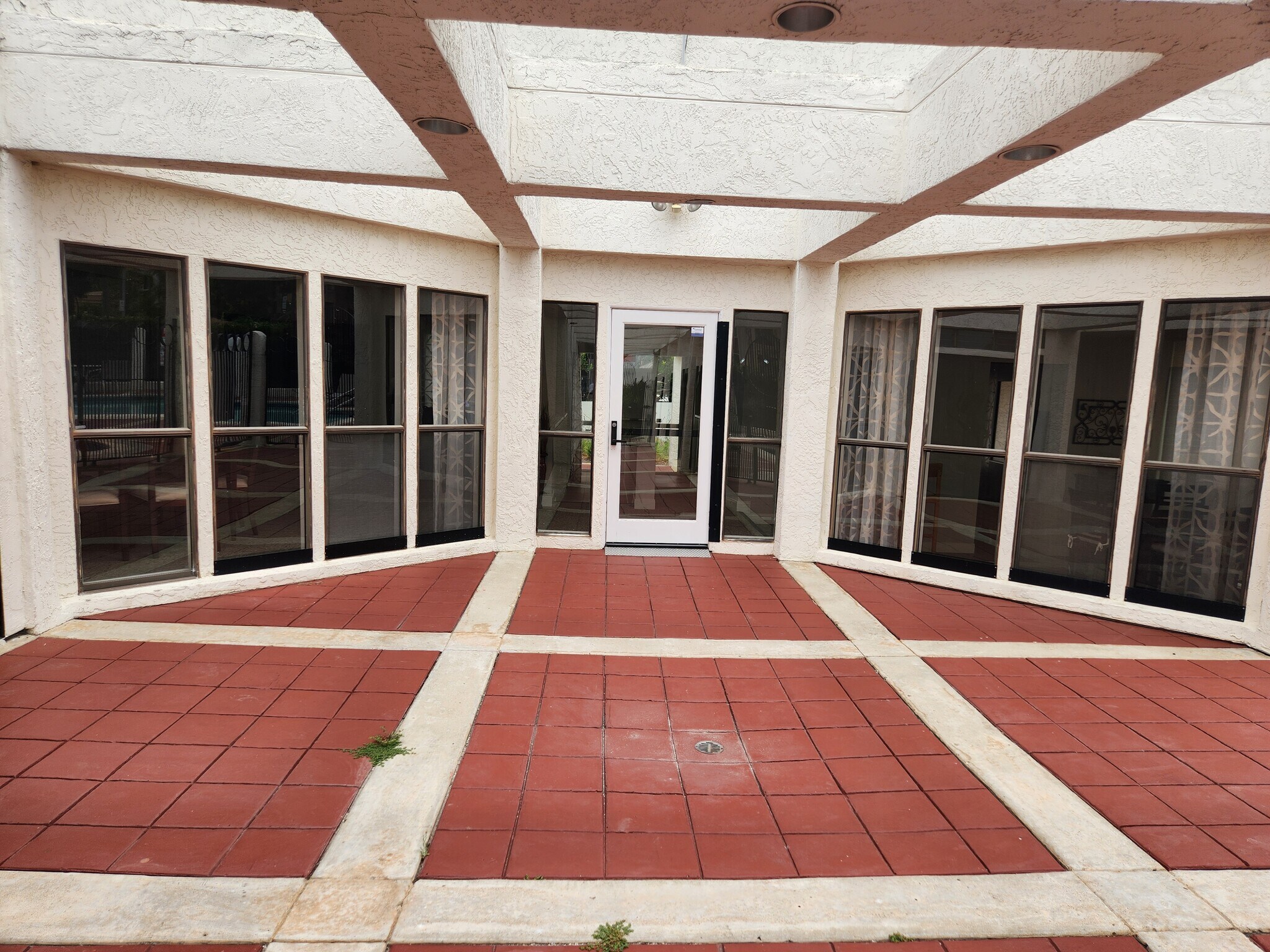 Building Photo - 3525 Lebon Dr