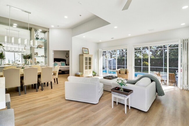 Building Photo - 387 Kelsey Park Dr