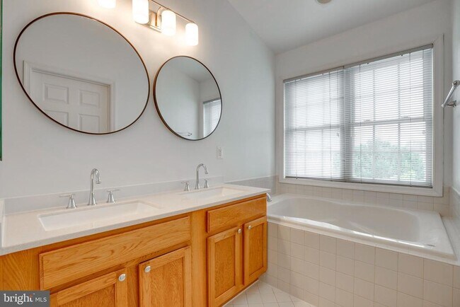 Building Photo - 5214 Prairie Willow Ln