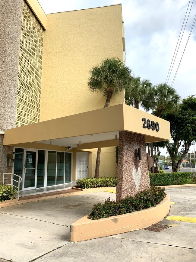 Building Photo - 2690 SW 22nd Ave