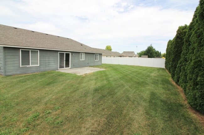 Building Photo - 5108 Catalonia Dr