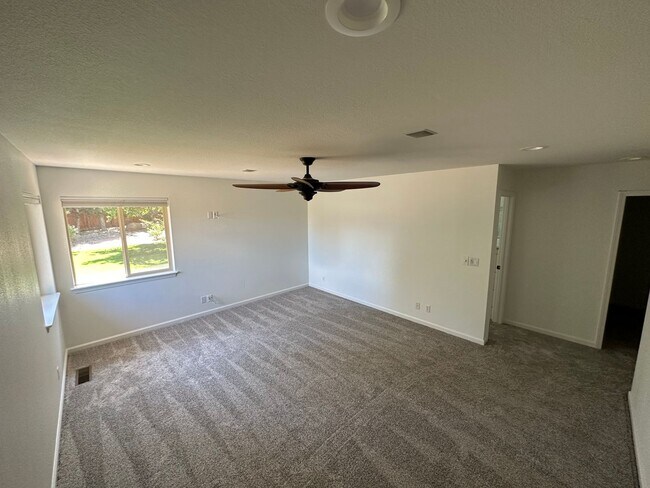 Building Photo - Beautiful Fieldcreek Ranch Exclusive Home