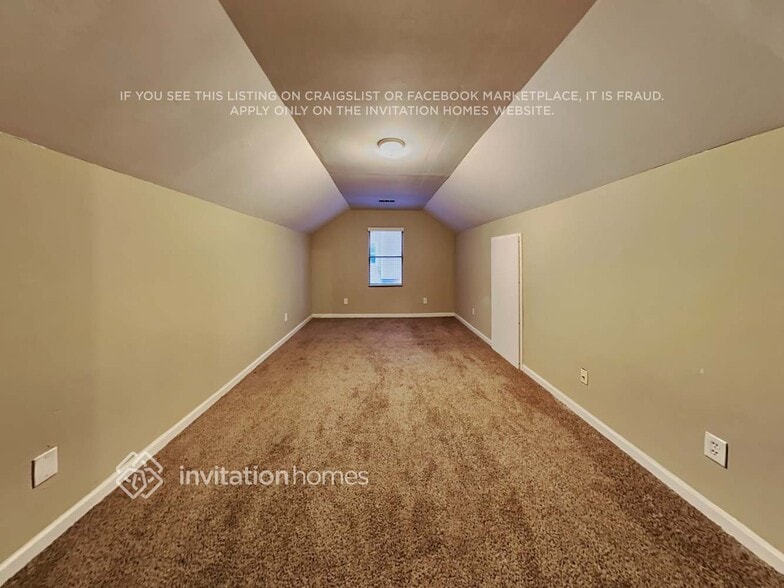 Building Photo - 2123 Amherst Trail SE