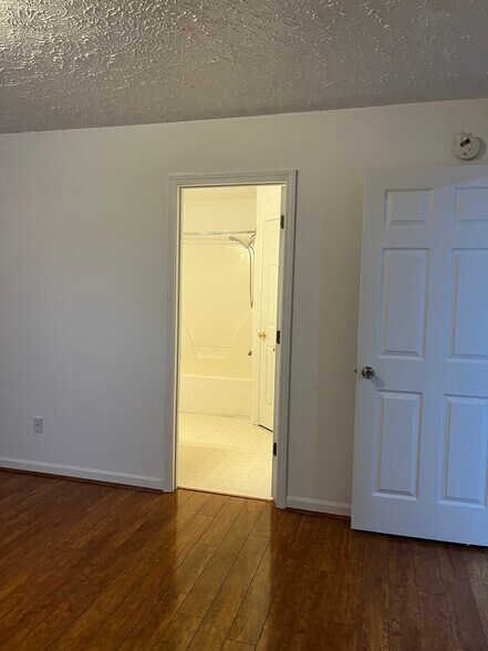 1st primary bathroom - 2047 Horncastle Dr