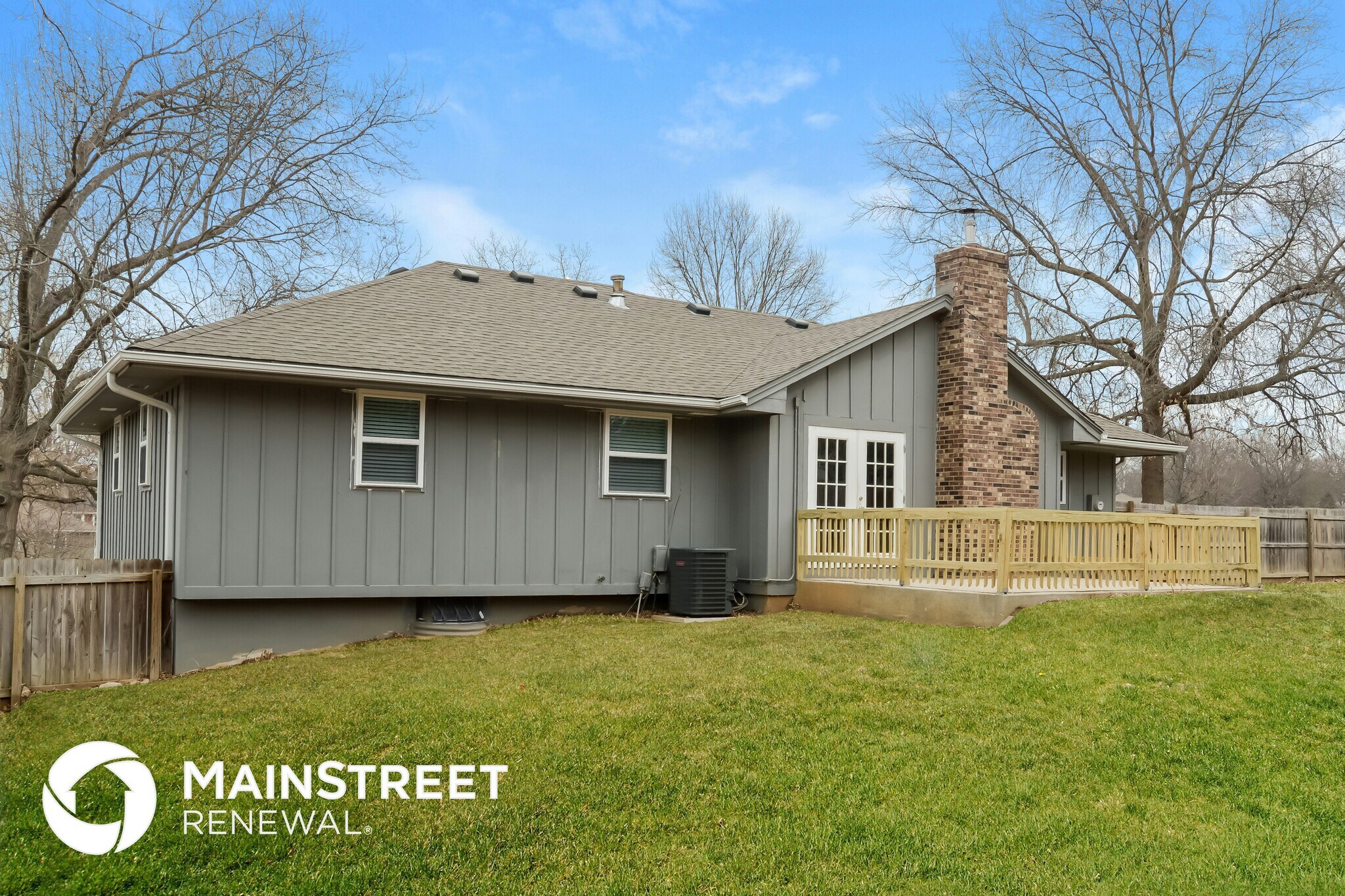 Building Photo - 417 NE Colonial Ct