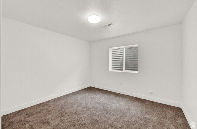 Building Photo - 15162 S Cantle Dr