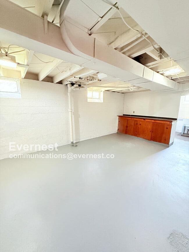 Building Photo - 14980 Tacoma St