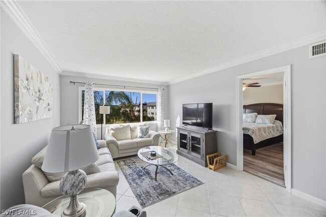 Building Photo - 1010 Manatee Rd