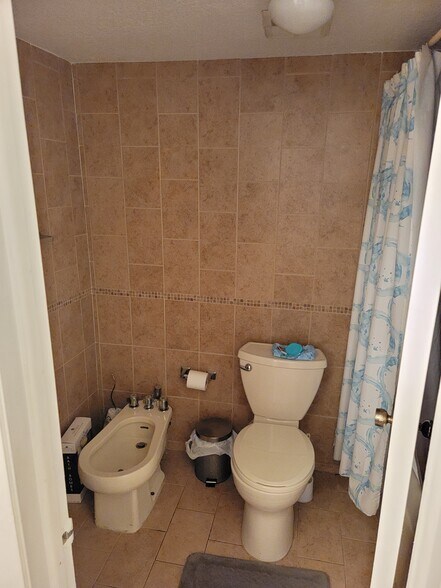 Master Bath 2 - 8425 NW 8th St