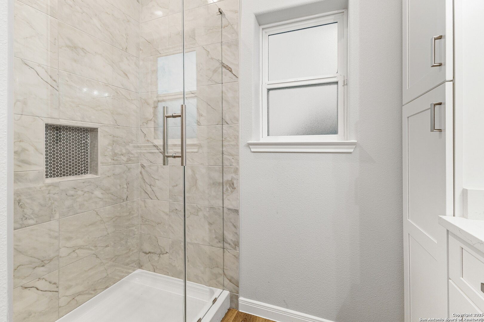 Primary Bath - 505 Linden Ave