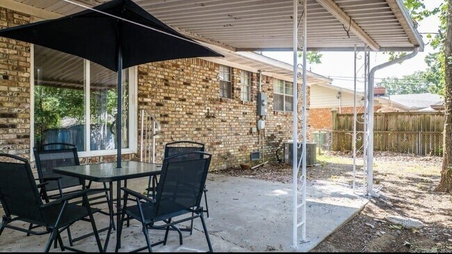 Building Photo - 1816 Osage Dr