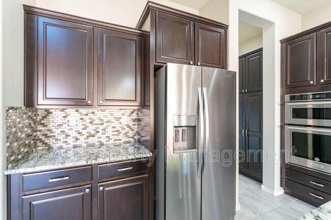 Building Photo - 827 Mesa Roja Trail NE