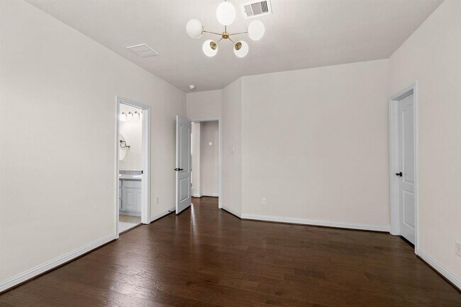 Building Photo - 18900 N Bee Cave Springs Cir