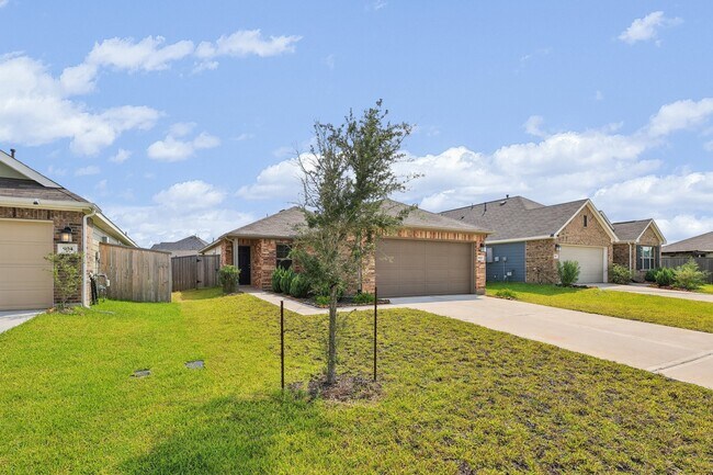 Building Photo - 920 Gentle Moss Dr
