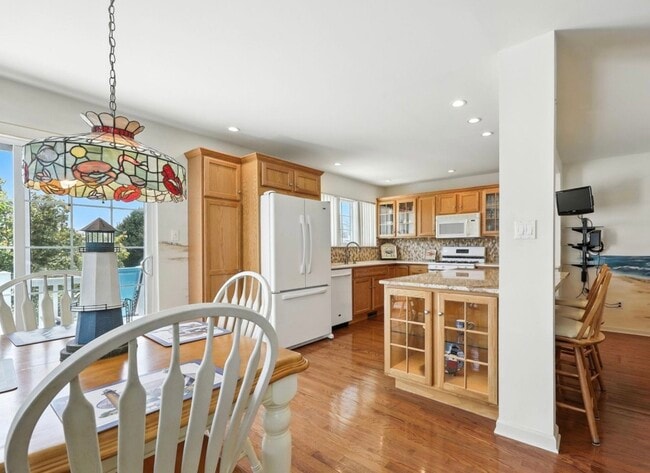 Building Photo - 401 Sea Horse Rd