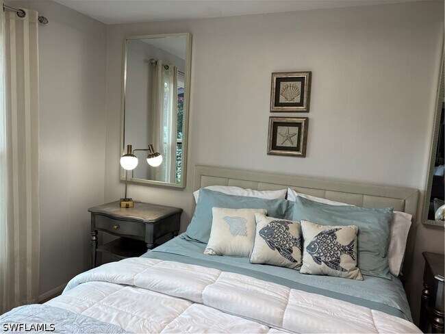 Building Photo - 1156 Oakes Blvd