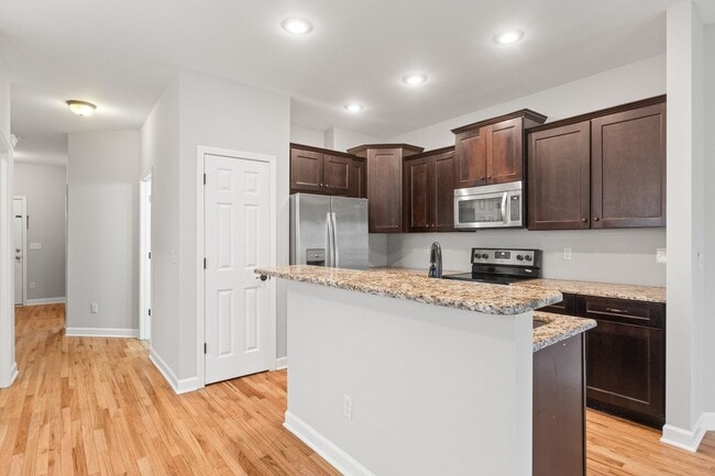 Building Photo - Spacious Home near Downtown Apex!