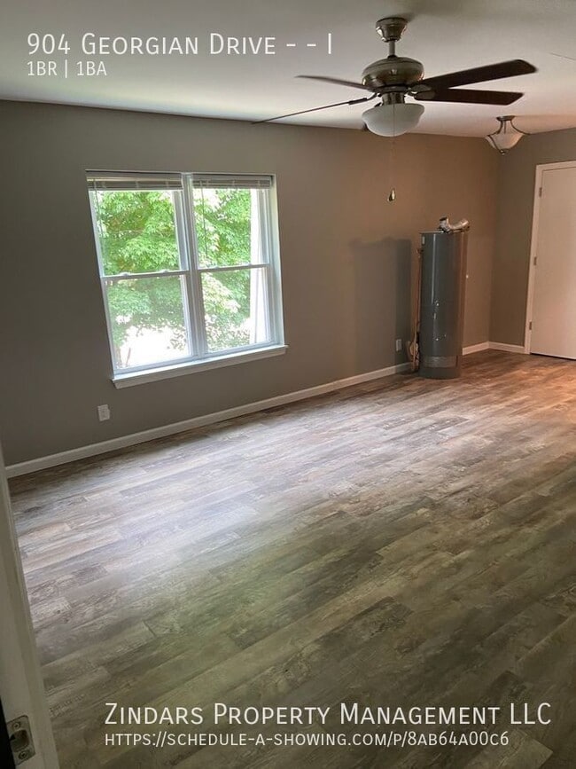 Building Photo - 904 Georgian Dr