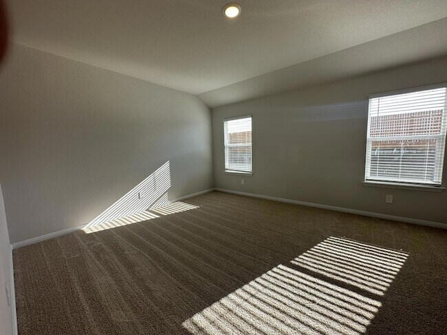 Building Photo - 113 Briggs Ln