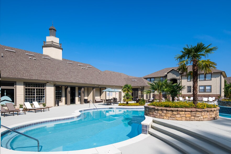 Landmark Apartments 5501 Old Montgomery Hwy Tuscaloosa AL 35405