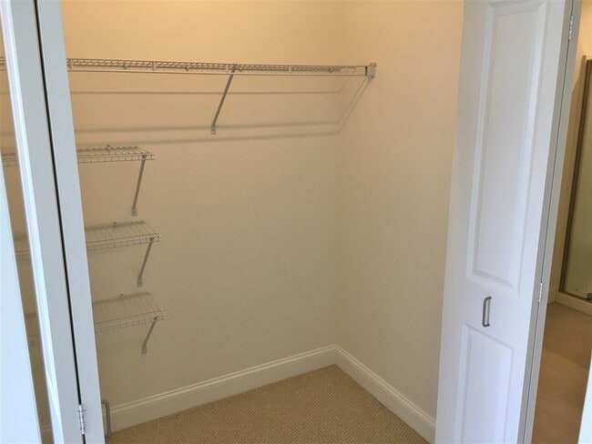 Building Photo - 875 Elm St