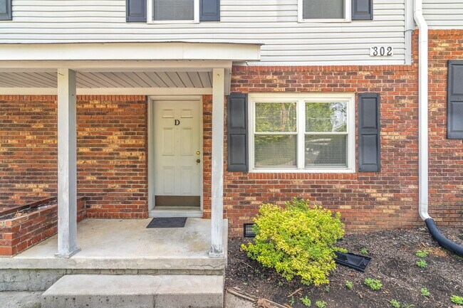 Building Photo - 302 Wakefield Rd