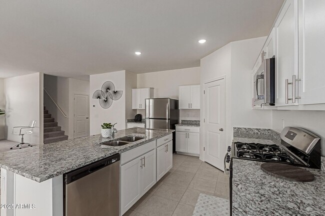 Building Photo - 20004 W Badgett Ln