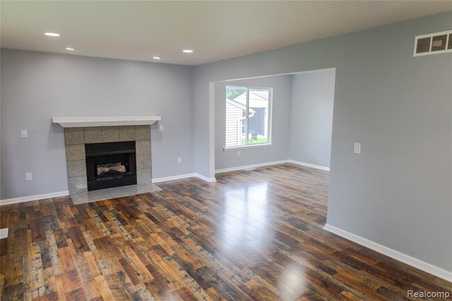 Building Photo - 421 Harvey Ave