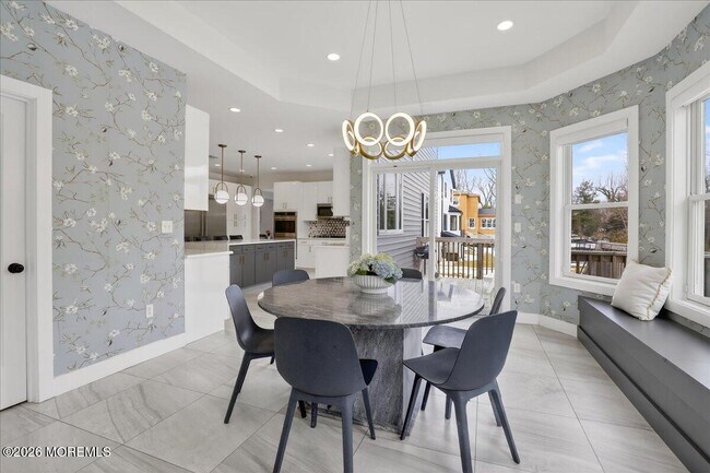 Building Photo - 475 Monmouth Pl