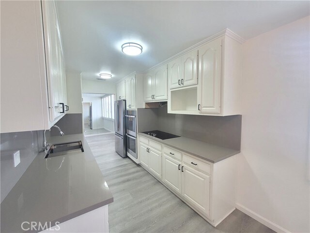 Building Photo - 5301 Balboa Blvd