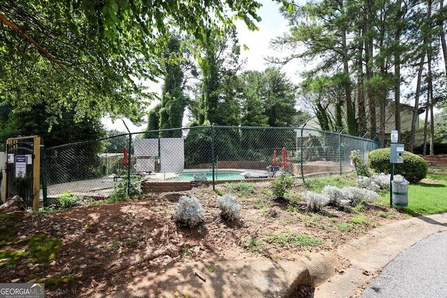 Building Photo - 5461 Park Pl S