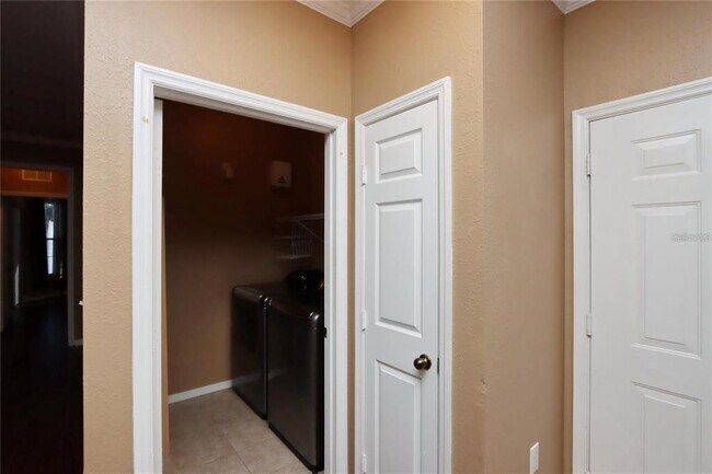 Building Photo - 10021 Courtney Palms Blvd