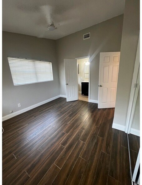 Building Photo - 2880 Greenbriar St