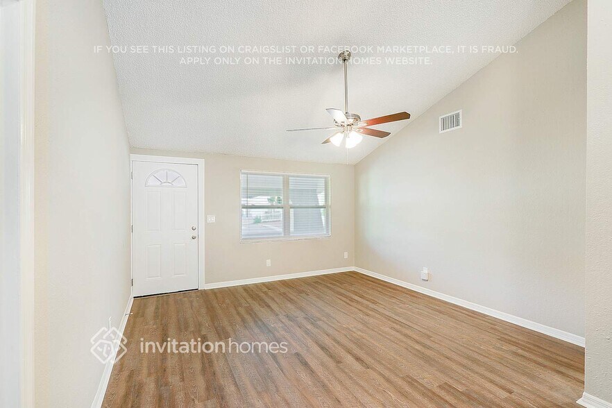 Building Photo - 10104 Enchanted Oaks Ct