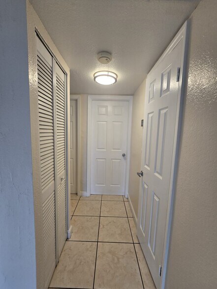 Building Photo - 28021 SW 142nd Ct