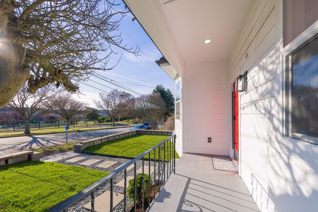 Building Photo - 1400 Martin Luther King Jr Way S