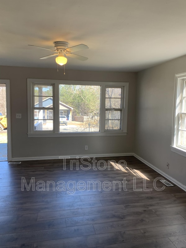 Building Photo - 317 Morris St