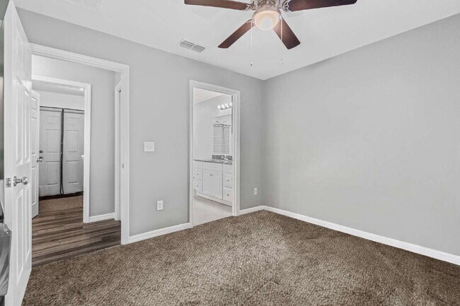 Building Photo - Charming 3BR 2BA near downtown Ocala!