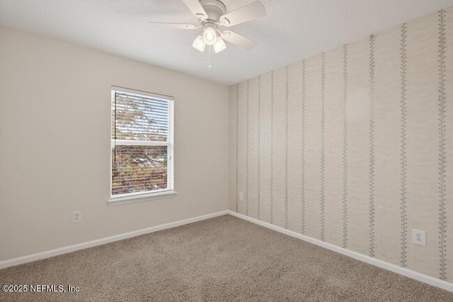 Building Photo - 411 Walnut Dr