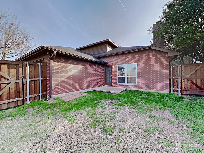 Building Photo - 1106 Castleman Dr
