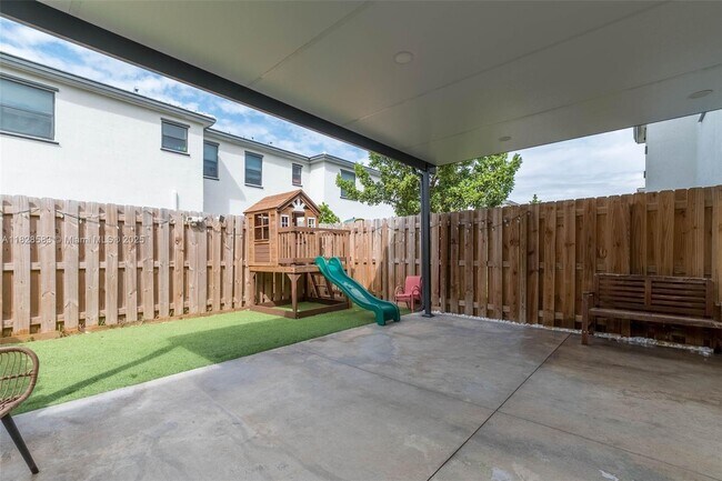 Building Photo - 28568 SW 134th Ave