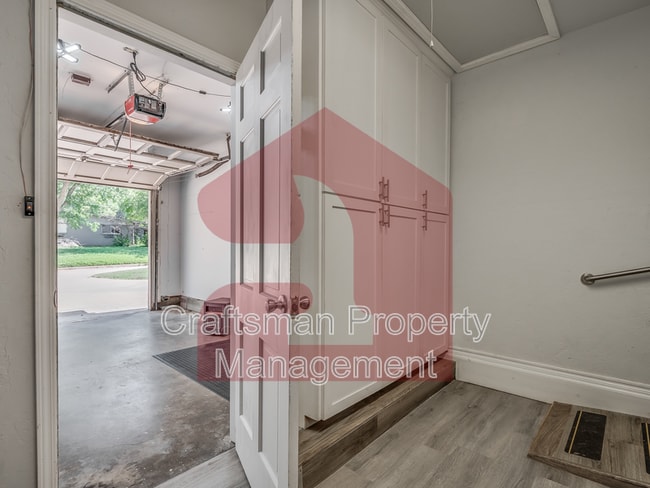 Building Photo - 2024 NW 45th St