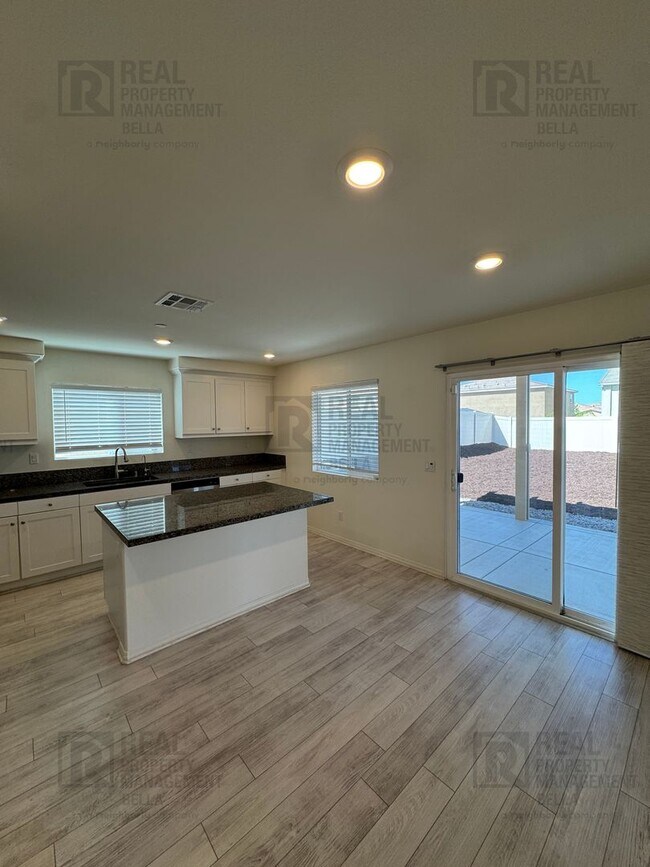 Building Photo - Spacious Corner Lot Home in Desirable Winchester Community – 4 bed + Large Backyard+ Solar!