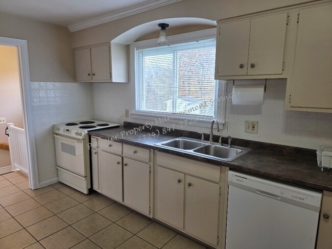 Building Photo - 2361 Darlington Rd