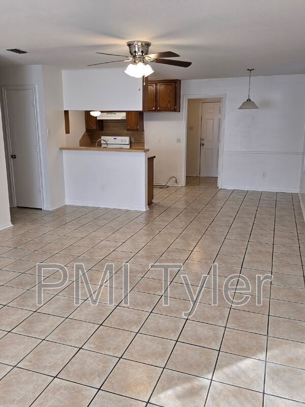 Building Photo - 16124 Shoshone Dr